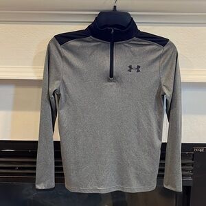 Youth 1/4 zip Under Armour long sleeve. Loose fit heat gear. Size medium